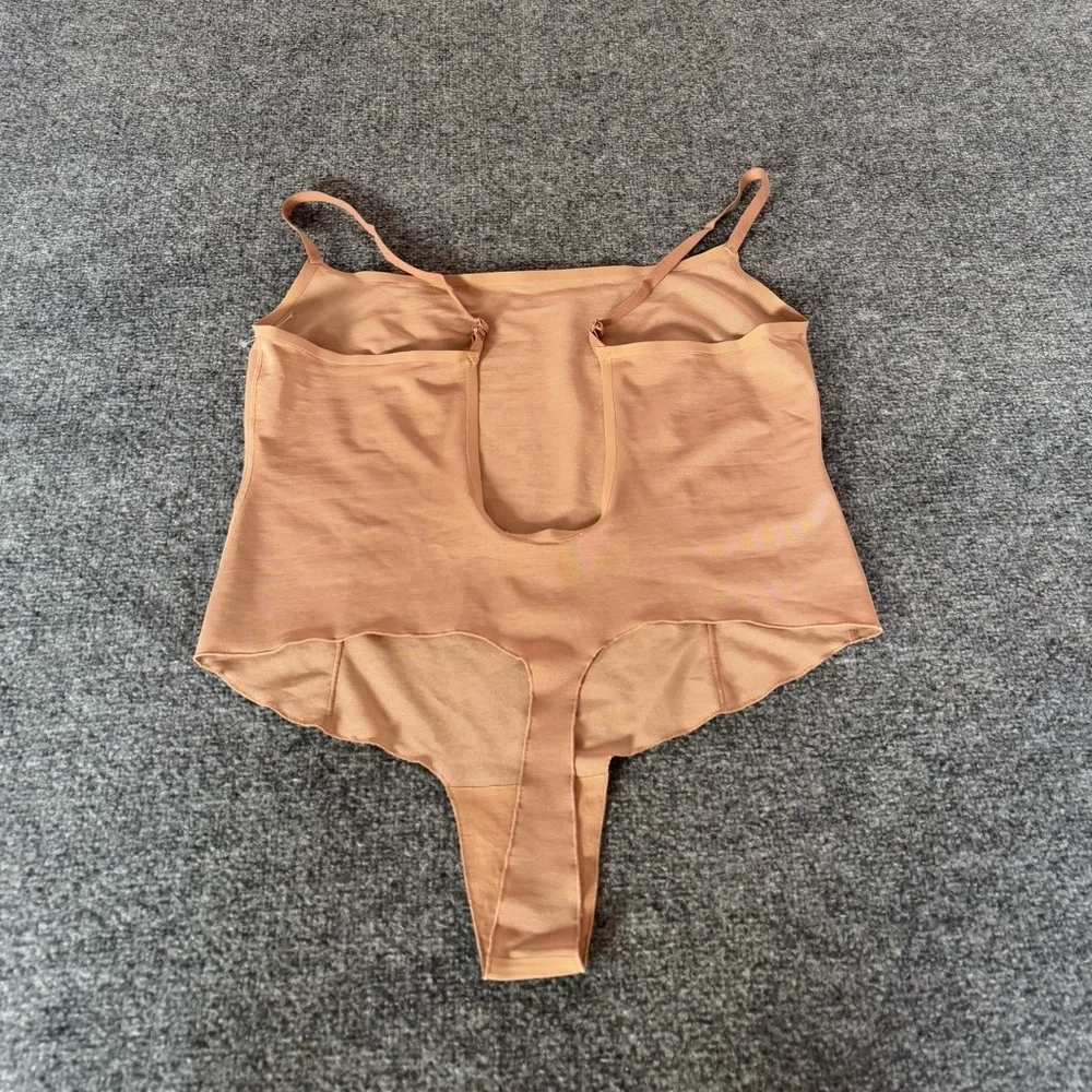 Skims‎ BodySuit PullOn Thong Back Size 4X